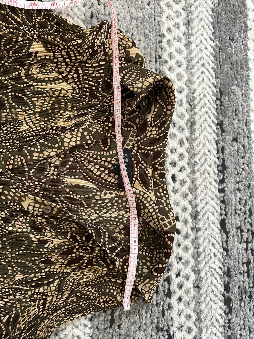 Retro pattern button up top - Picture 5 of 6